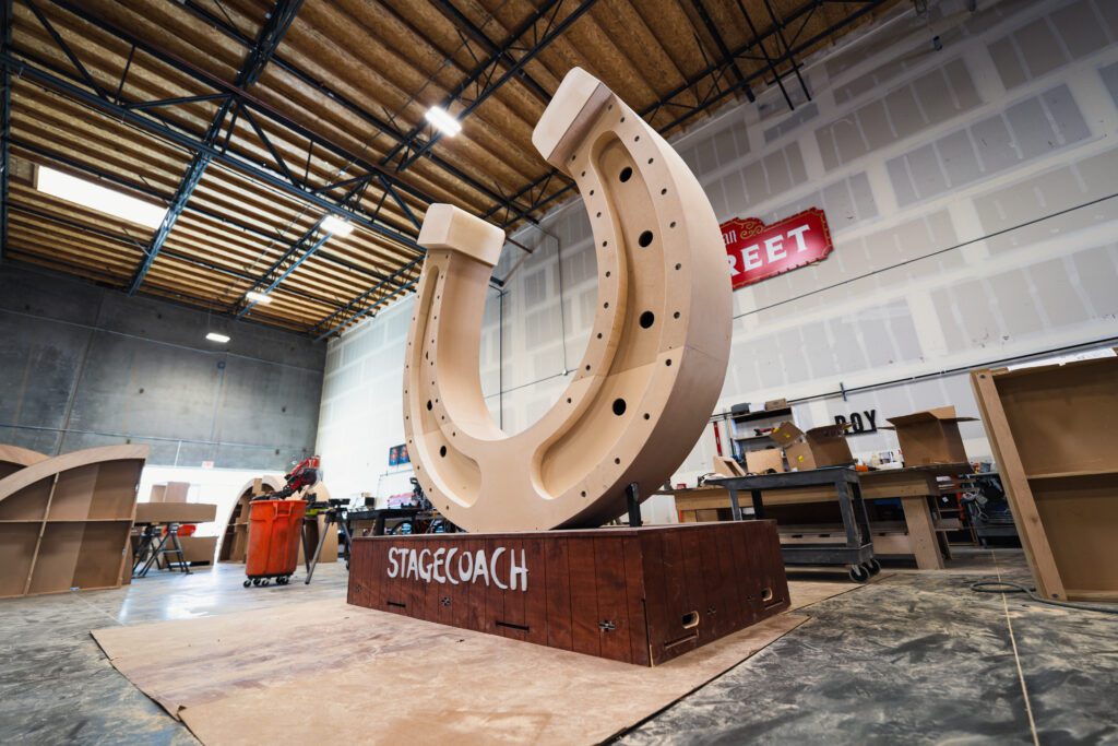 Horseshoe design for stagecoach