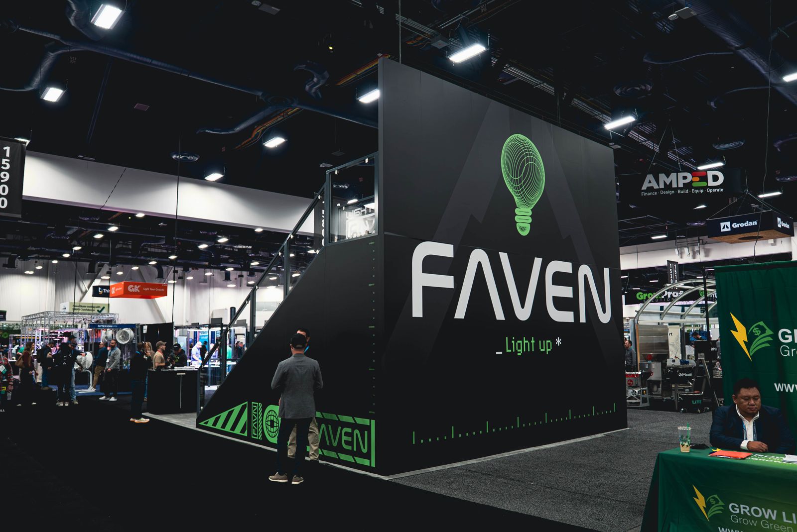 Faven Two-Story Booth — FIG. 05 — BRAND TOWER