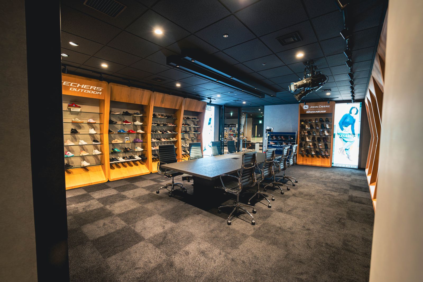 Skechers Showroom — FIG. 02 — SHOWROOM