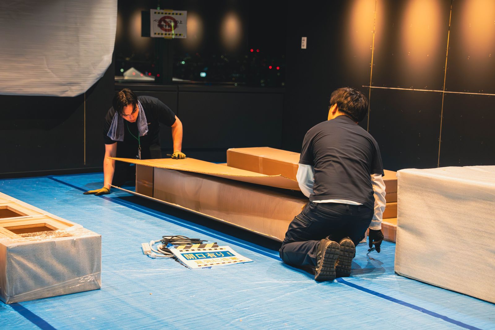 Skechers Showroom — FIG. 06 — THE INSTALL