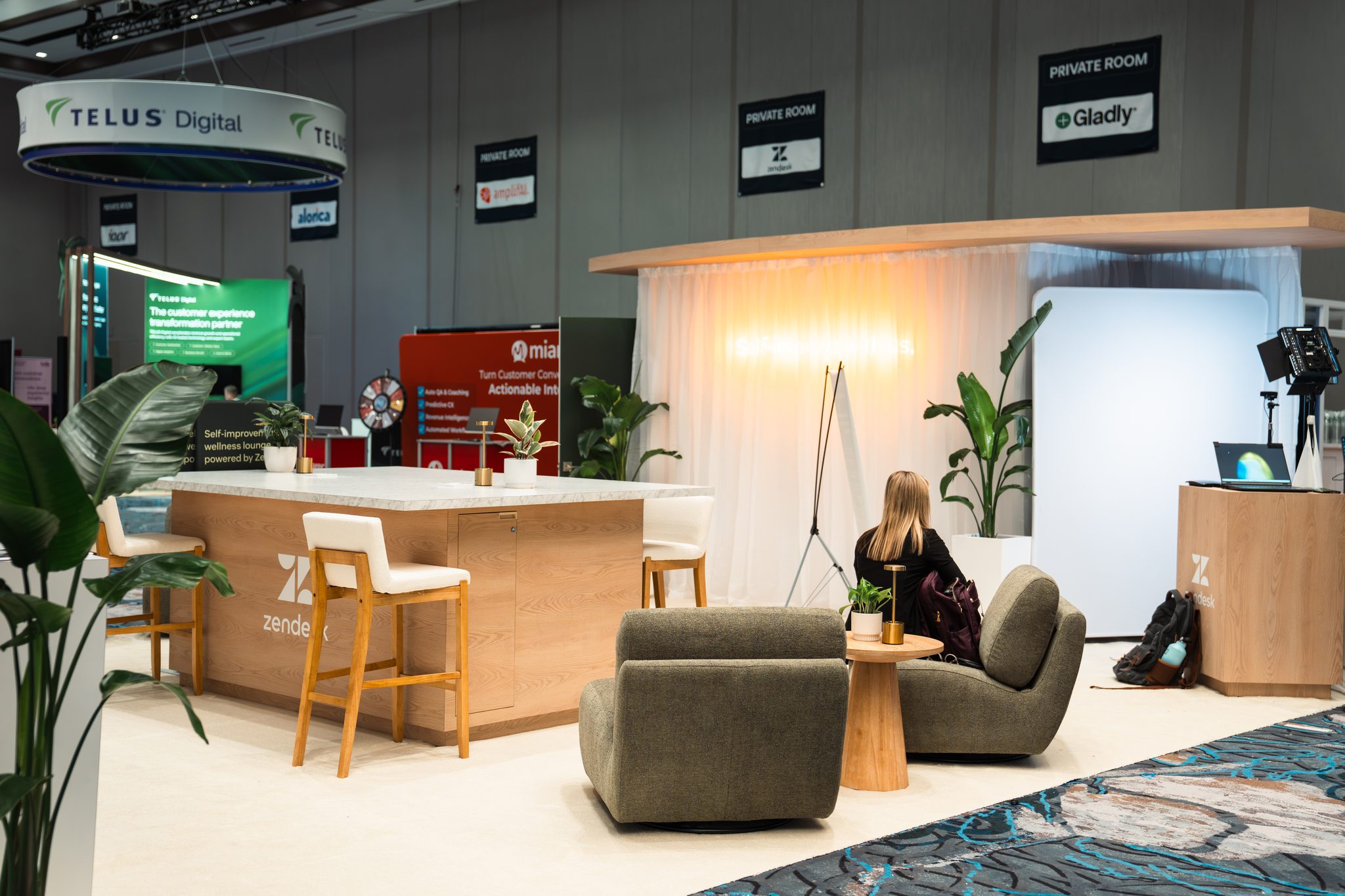 Zendesk at CCW Vegas — FIG. 05 — BAR + SEATING
